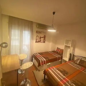 https://queen-suites.hotels-of-thessaloniki.com
